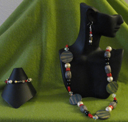 Graystone. Black Agate & Coral  Opera Length Set